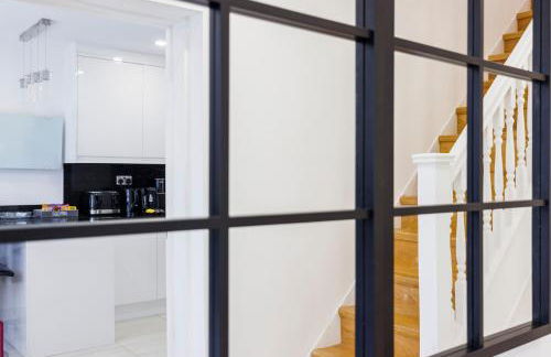 5 Bedroom House , Free Parking , Pool Table , Arcade Machine , Garden , Sleeps 9 , Offers , Ideal For Contractors , Families , Long Term Stays - Foto 28