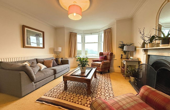 Spacious 4BR Retreat for 8 - Foto 11