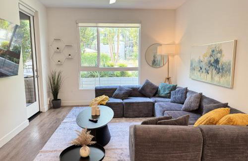 Charming 2BR Retreat Pool Gym 10min to Disneyland - Foto 1