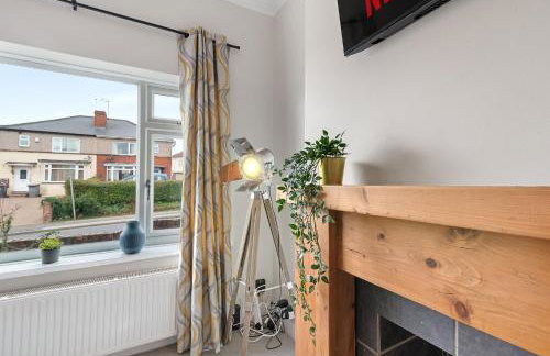 Whitehill - 3-Bed Home from Home, Sleeps 7, Great for Groups & Workers, FREE Parking & Netflix - Hosted by Stay Host Save - Photo 41