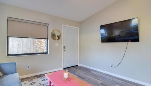 Ideally Located Palm Harbor Condo Walk Downtown! - Foto 5