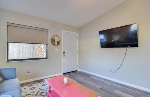 Ideally Located Palm Harbor Condo Walk Downtown! - Foto 5