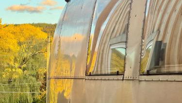 Secluded Private Retreat with Cabin & Vintage Airstream - Foto 3