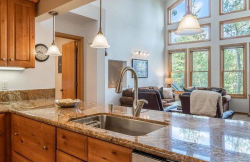 Updated 3 Bedroom 3 Bathroom Snowcreek Phase V #884, Sleeps 6 - Foto 12