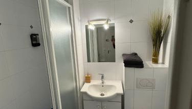 Studio Voltaire avec parking commun gratuit dans la copropriété - Foto 2