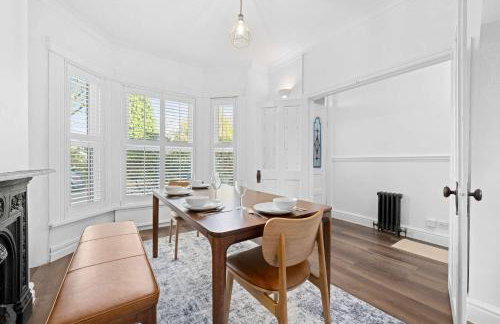 2 Bed Hale Home by City SuperHost - Foto 6