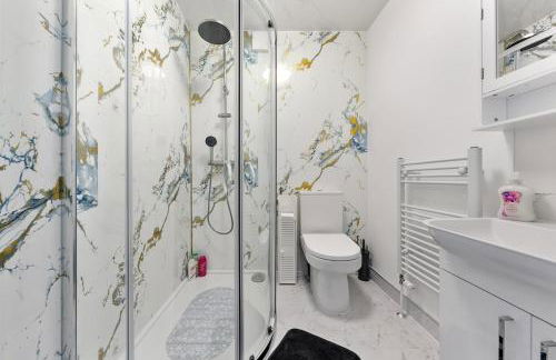 Spacious 3 beds home Close to Southampton GENERAL HOSPITAL - sleep 9 - Free Parking - Pool table - 2 Large TVs - Foto 56