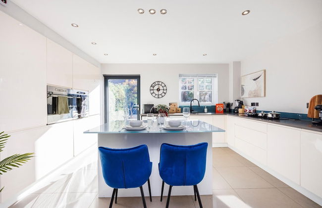 Large 4 Bed Townhouse in Uxbridge Sleeps 9 - Foto 22