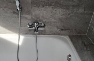 Fredi Apartment, moderne ruhige Wohnung, nur 4 km von der A2 - Foto 7