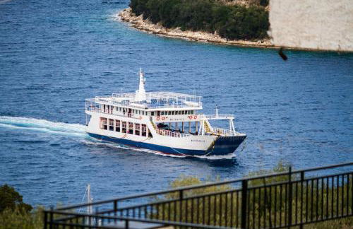 Konstas Stone Island House in Meganisi - Photo 37