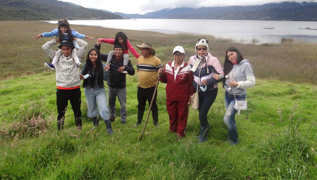 Disfrutando de los paisajes de la laguna