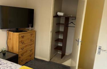 Peaceful 3 bedroom house close to Newcross hospital Wolverhampton - Photo 18