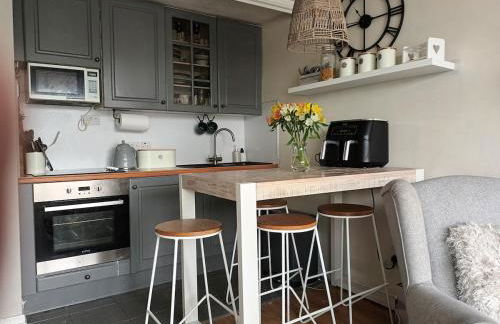 2 Bedroom Harbour Apartment - Photo 7