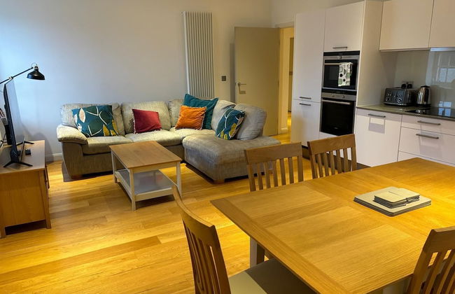 Executive Level Quartermile two Bedroom Apartment - Extremely Central - Foto 1