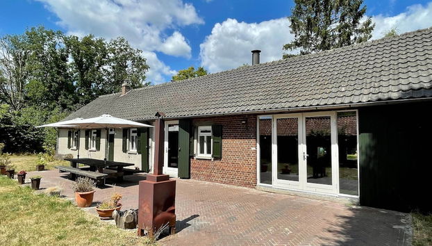 Spacious Farmhouse near Forest in Stramproy - Foto 5, Varanda