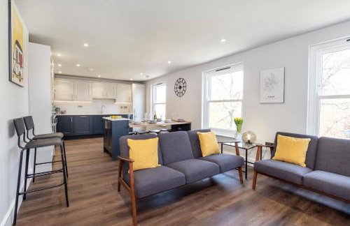 The Old Hotel - Photo 12