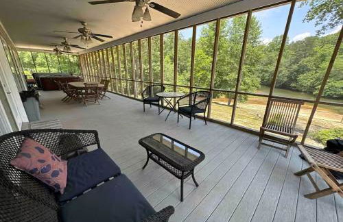Brushy Creek Lodge - Riverfront, Hot Tub, Fire Pit - Foto 42
