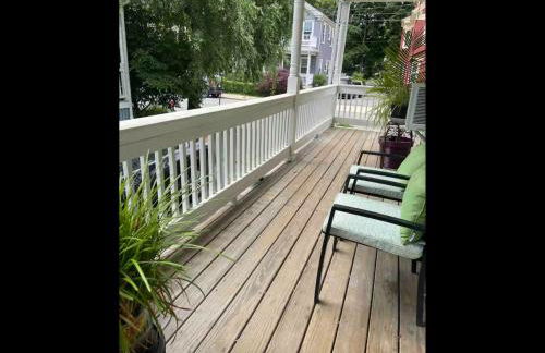 Boston Studio Apartment with Parking, next to Train or Buses, good Neighborhood - Foto 21