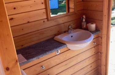 Exclusive 2 Bedroom Apartment with Summer House and Hot Tub - Foto 32