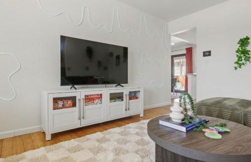 Spacious 4BD - Backyard BBQ, Fire Pit & Mini Golf - Foto 33