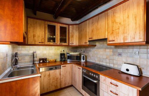 Allaria Villa Traditional Villa - Photo 18