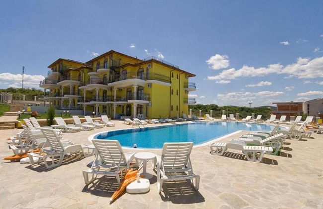 Menada Green Hills Apartments - Photo 1