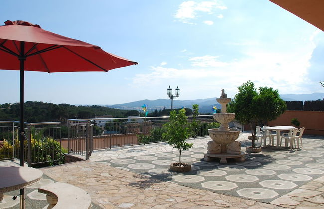 Beautiful Villa in Blanes With Private Swimming Pool - Photo 8