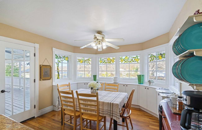 Victorian Manor In Paso Robles Wine Country + Pool, Hot Tub, Firepit, Tennis Court Sleeps 28 - Photo 13