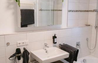 Eggstätt am Chiemsee, Auto-Check-in 24-7, gratis Parkplatz an der Unterkunft, Netflix & Amazon Prime inc, voll ausgestattet - Foto 19