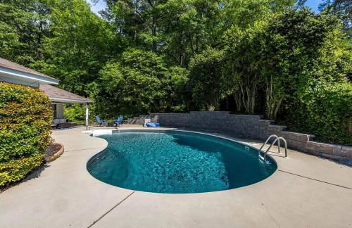 Ultimate Getaway with Pool and Games - Foto 8