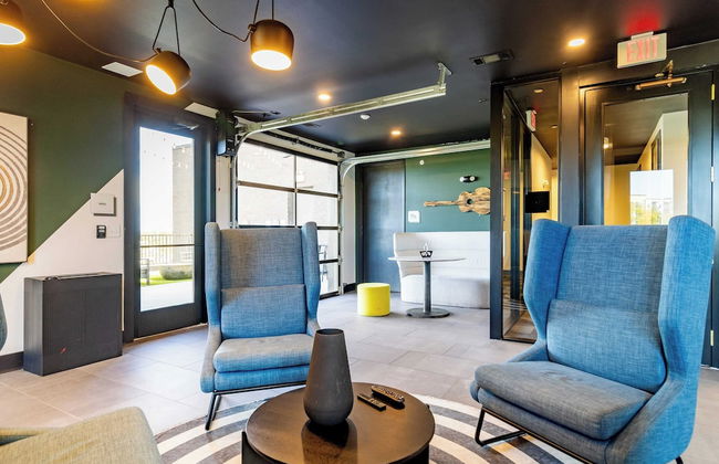 Lindsley by Avantstay Balcony + Modern Design A+ Downtown Location - Photo 37