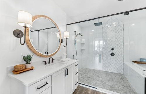 Harbor Island Beach Club - Luxury Waterfront Apartments with Views Pool Dock Private Beach Access - Photo 10