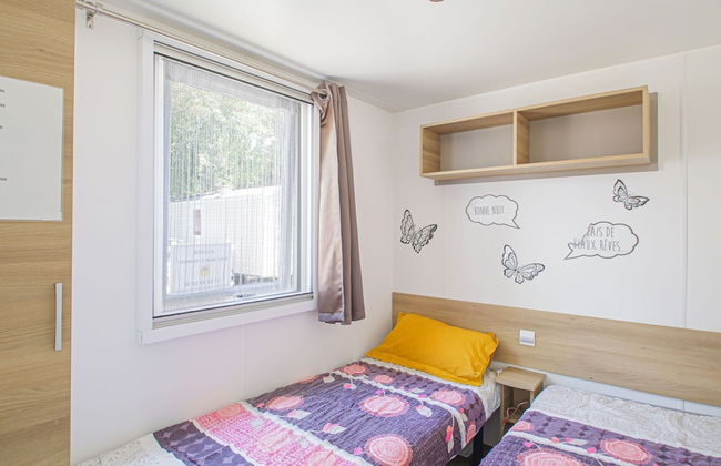 Swanky Mobile Home in Saint Jean de Monts Near Seabeach - Photo 11