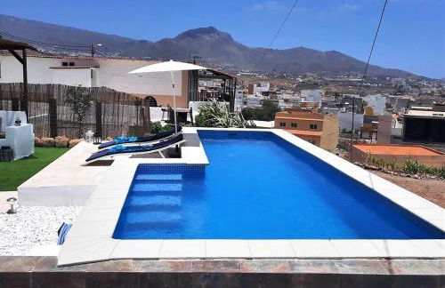 Charming Holiday Home in Arona with Private Heated Pool - Foto 4