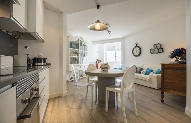 Cozy Seaview Apartment - Photo 9