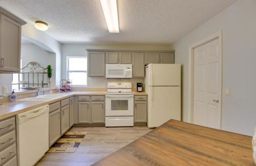 Courtyard Villa with Lanai and Community Amenities! - Foto 9