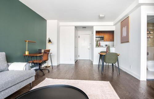 UES 1BR w Gym Doorman Balcony Stunning Roof NYC-503 - Foto 3