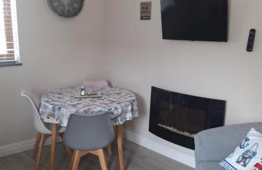 UlsterApartments one bedroom 2 single beds and sofa bed - Foto 22