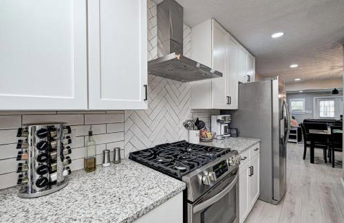 Spacious home away from home! Hot tub! - Photo 61