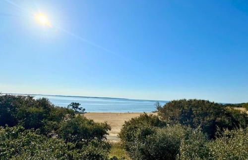 Waterfront luxury w-beach resort-pool-golf-tennis-fishing & views! - Foto 14