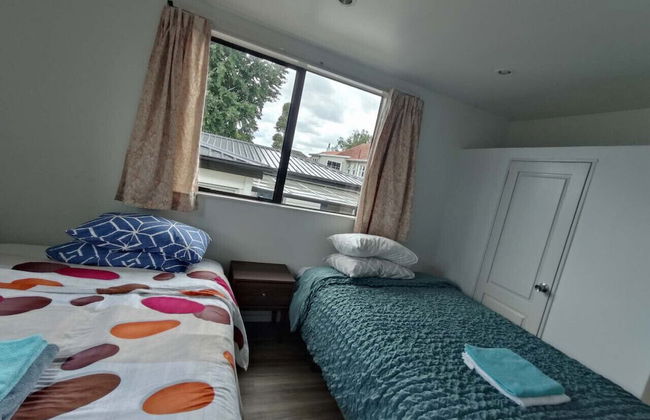 4 double and 2 Sofa Beds in 2 Bedroom - Photo 2