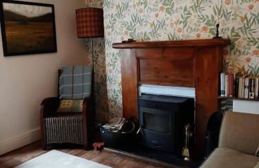 Selah Teifi spectacular river view with games room - Photo 7