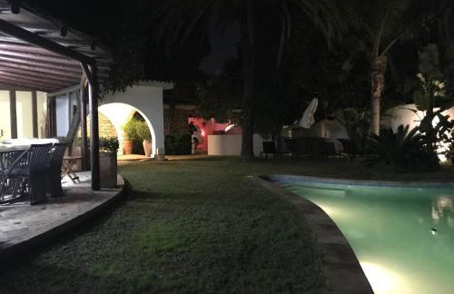 Villa with Heated Pool and Jacuzzi close to Puerto Banus and Beach - Photo 35