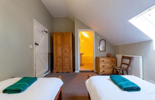 Marshlands House, Sleeps 16 - Country barn with hot tub - Foto 24
