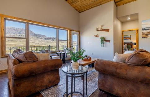 The Yellowstone - Spacious Wapiti Valley Cabin with Stunning Views! - Foto 8