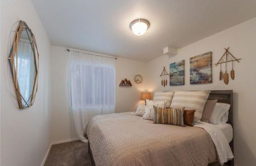 Modern and Stylish KING bed Wifi FREE Parking - Foto 3