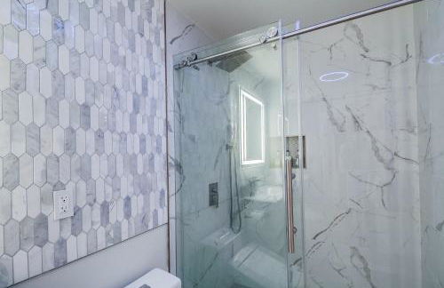 Lux Escape 3 • Views 2 Hot Tubs Games Mini Golf - Photo 32