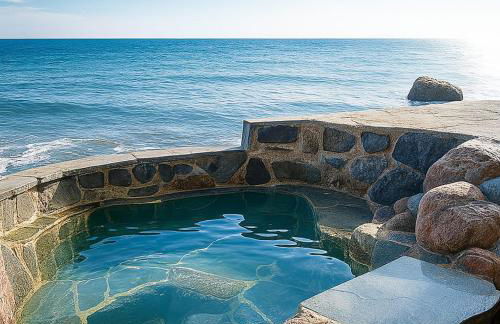 Malibu Beachfront Home with Rock Spa Ocean Views & Huge Deck - Foto 25