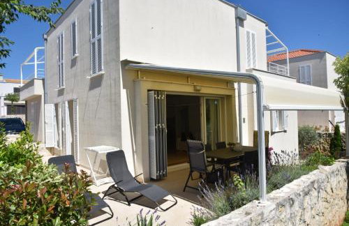 Sunny Lena Premium Family Apartment with Garden, Close to Beach & Pool - Foto 11