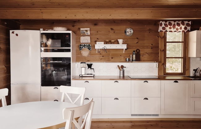 Cozy 4BR Lakeside Cottage with Sauna - Foto 4